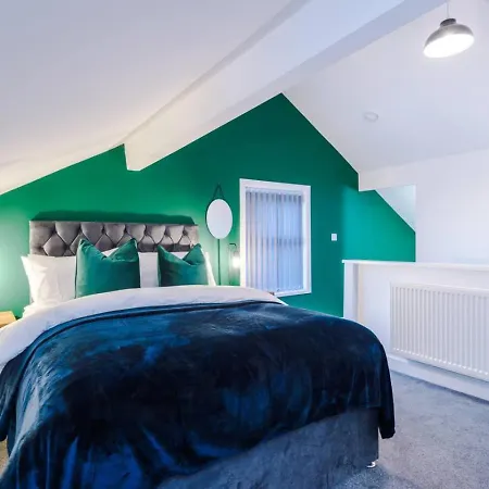 Cleckheaton Road Spacious Contractor By Furnished Accommodation, Long Welcome, Free Parking * Bradford (West Yorkshire)
