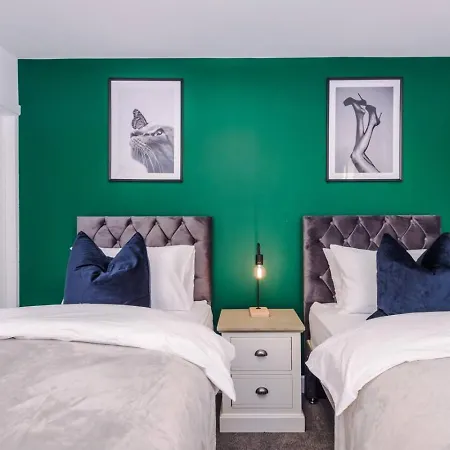 Сasa de vacaciones Cleckheaton Road Spacious Contractor By Furnished Accommodation, Long Welcome, Free Parking
