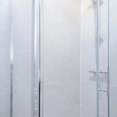 Cleckheaton Road Spacious Contractor By Furnished Accommodation, Long Welcome, Free Parking